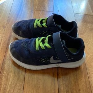 Nike Free Rn shoes